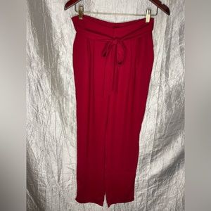 Forever 21 red pleated polyester dress pants/ trousers; pockets & ribbon belt